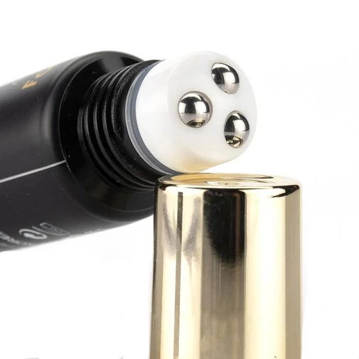 Farm Stay Black Snail Premium Rolling Eye Serum golyós feszesítő szemkörnyékápoló csiganyálkivonattal 