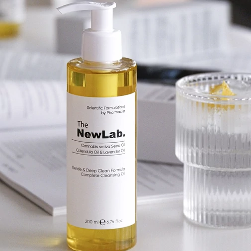 The New Lab arctisztító olaj kenderolajjal és körömvirággal
