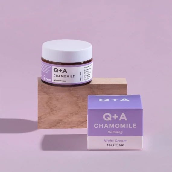 q-a-chamomile-kamillaviragos-ejszakai-krem 1