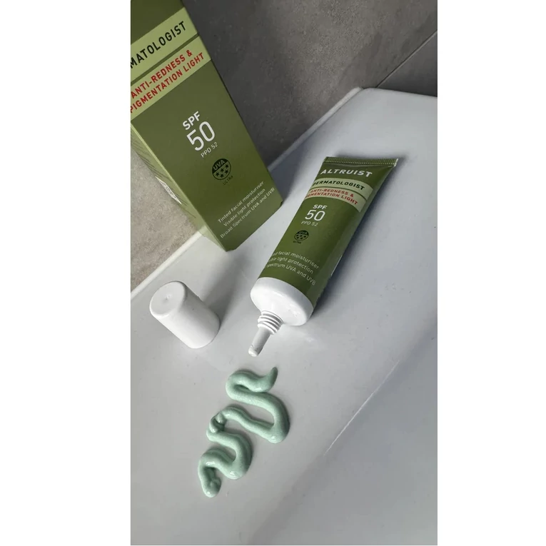 Altruist Dermatologist Anti-Redness & Pigmentation LIGHT színezett fényvédő érzékeny bőrre SPF502