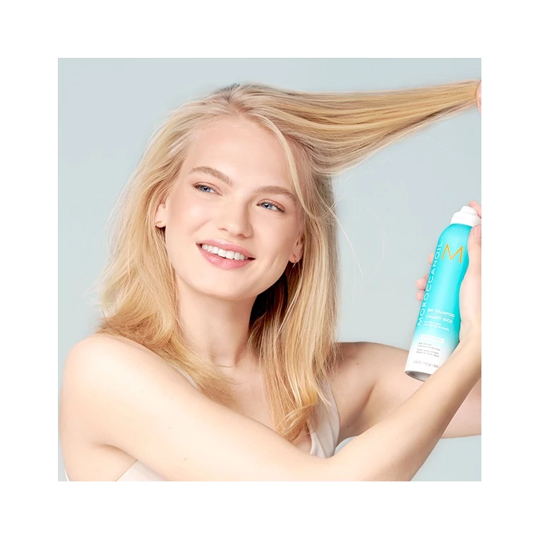 Moroccanoil Dry Shampoo for Light Tones száraz sampon világos hajra2