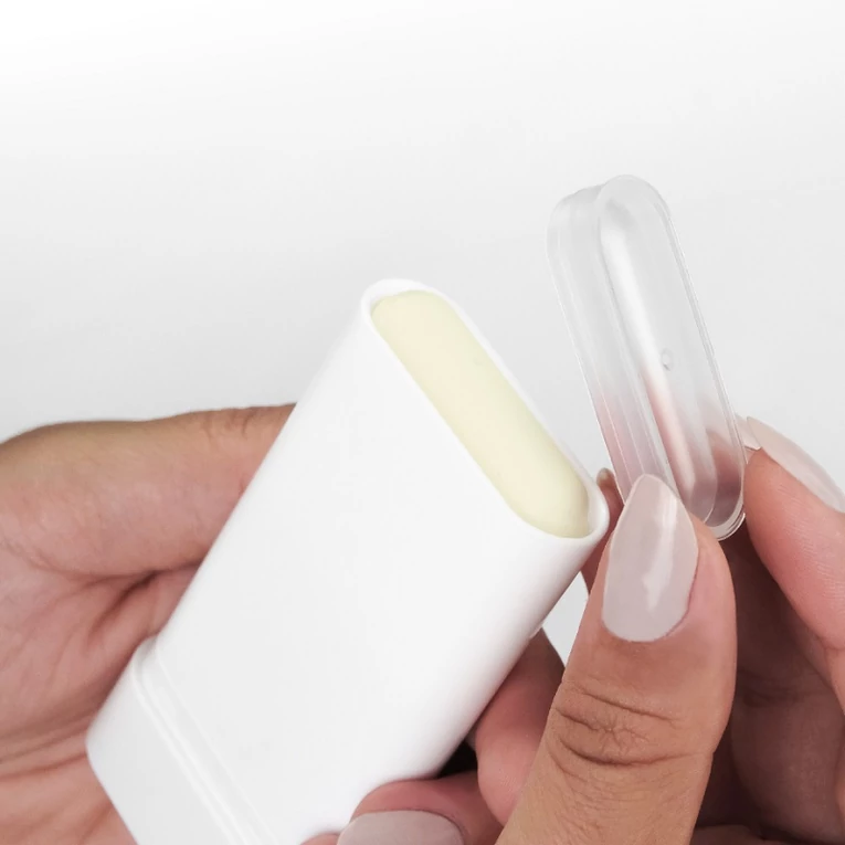 The New Lab Anti-aging fényvédő stick bakuchiollal SPF503