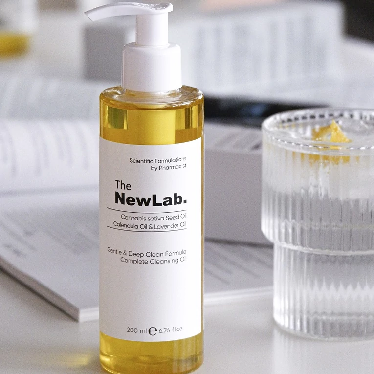 The New Lab arctisztító olaj kenderolajjal és körömvirággal2