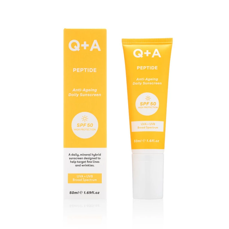 Q+A feszesítő fényvédő peptidekkel arcra SPF503