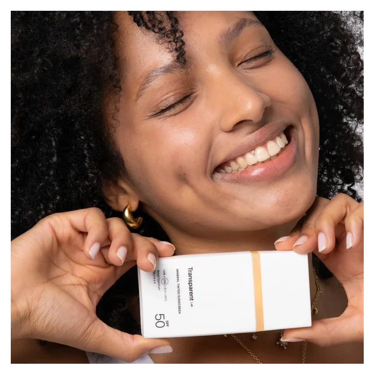 Transparent Lab Mineral Tinted Sunscreen színezett ásványi fényvédő Medium árnyalat SPF 503