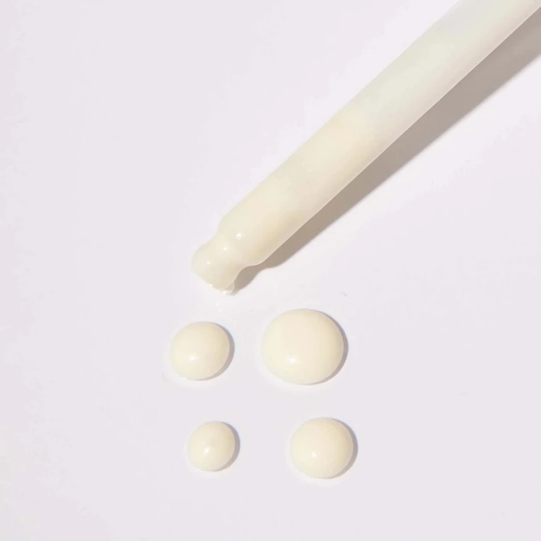 Hello Sunday The One That’s A Serum illatmentes fényvédő szérum 3arcra – mini kiszerelés SPF45
