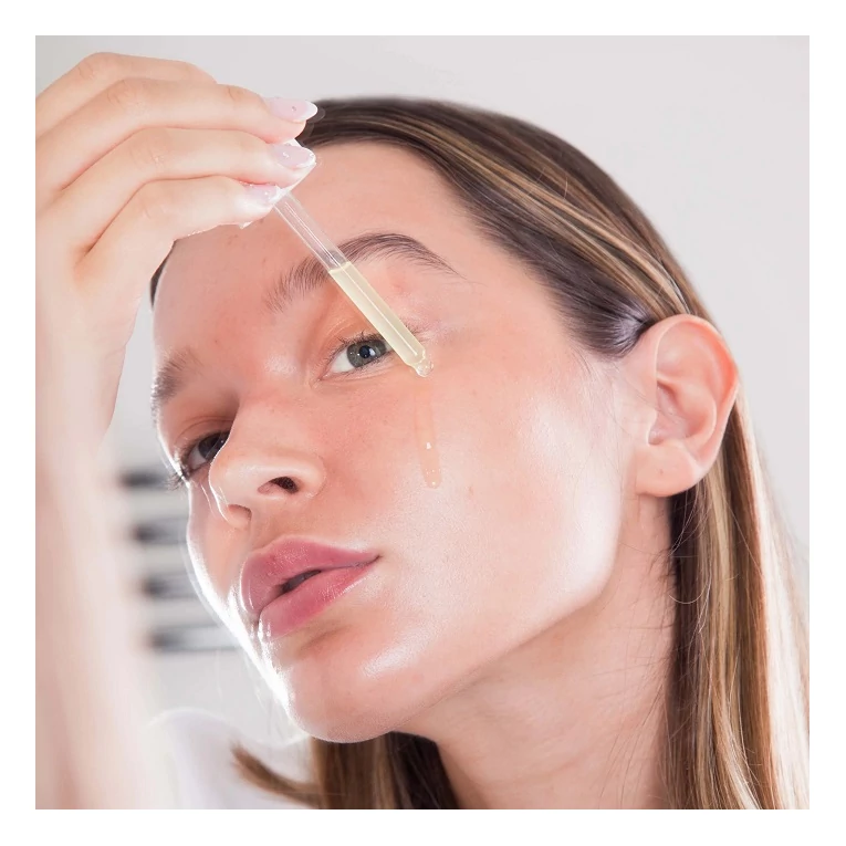 Hello Sunday The One That Makes You Glow pigmentfoltok elleni treatment SPF405
